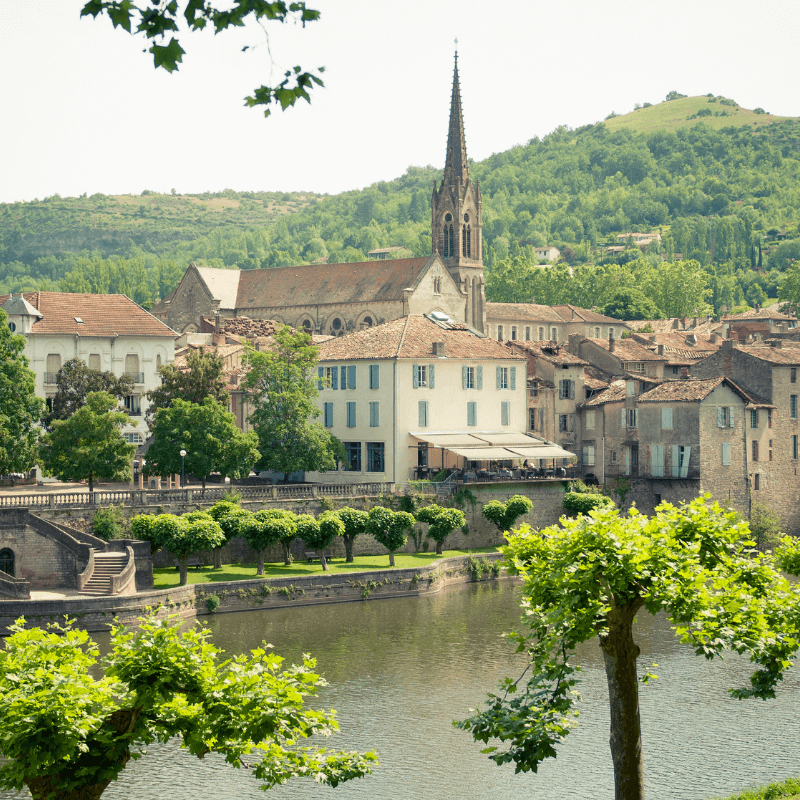 Se promener dans le village de Saint-Antonin-Noble-Val